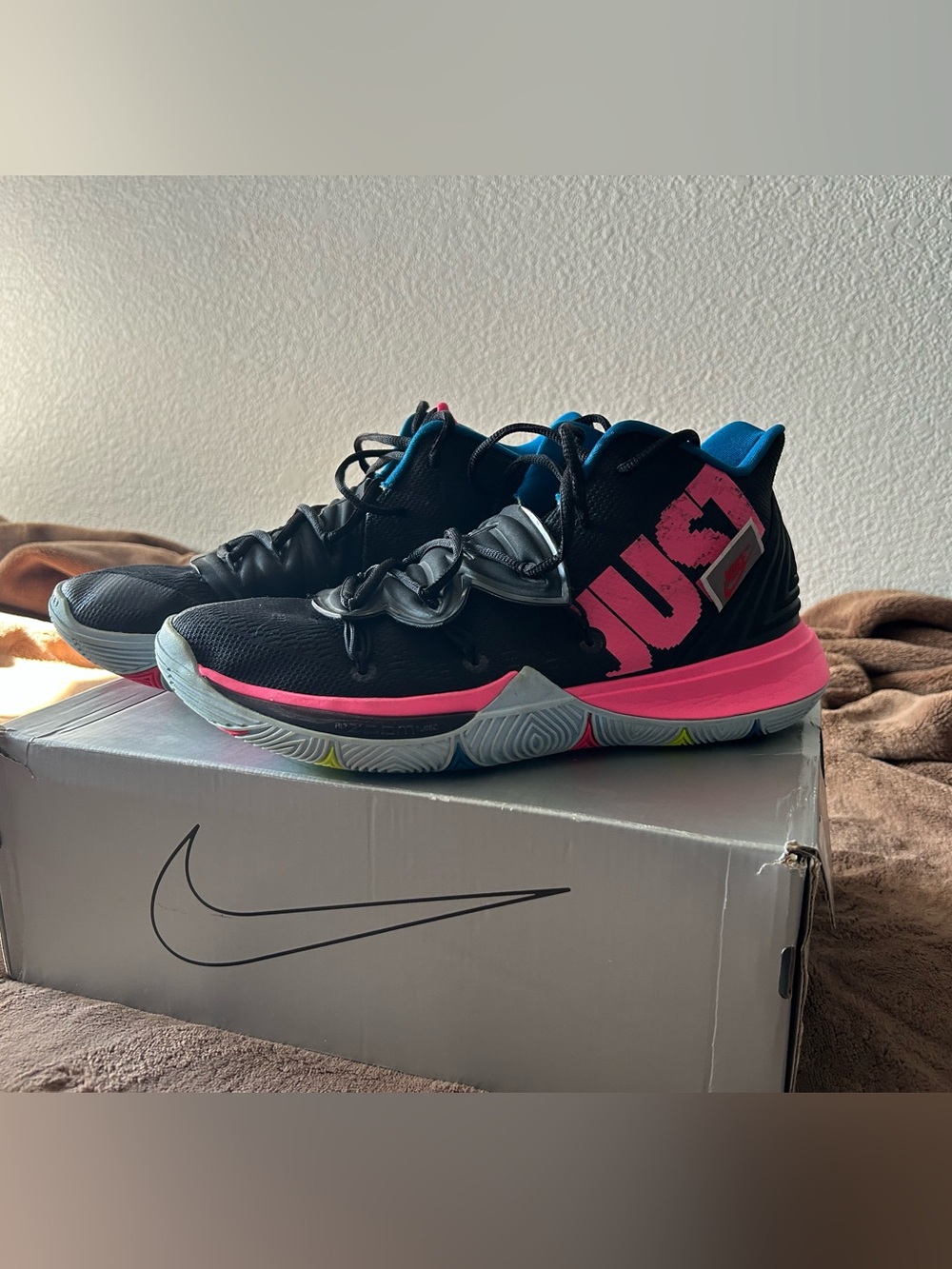Nike Kyrie 5 Black & Pink Basketball Shoes